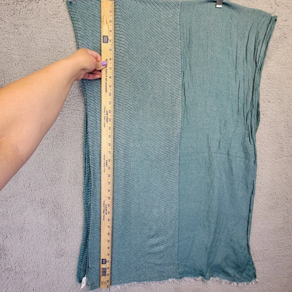Halogen Scarf Lot of 2 Green Blue Gold Winter Knit Seashell Print Gold Winter‎